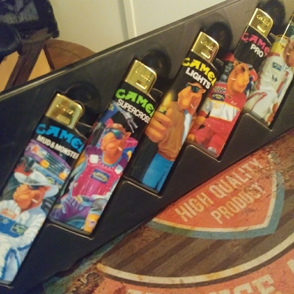 Camel collectable lighters - Picture 6 of 8